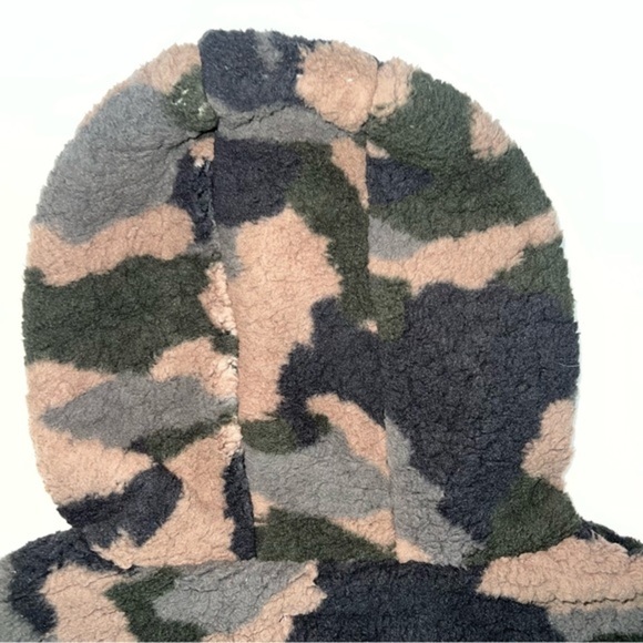 Sabrina Lauren size S green camo fuzzy fleece zip up  toggle hooded Teddy Jacket - Picture 12 of 15